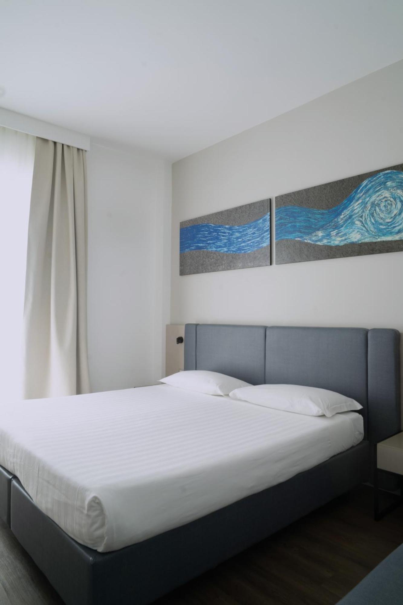 Sea Lion Hotel