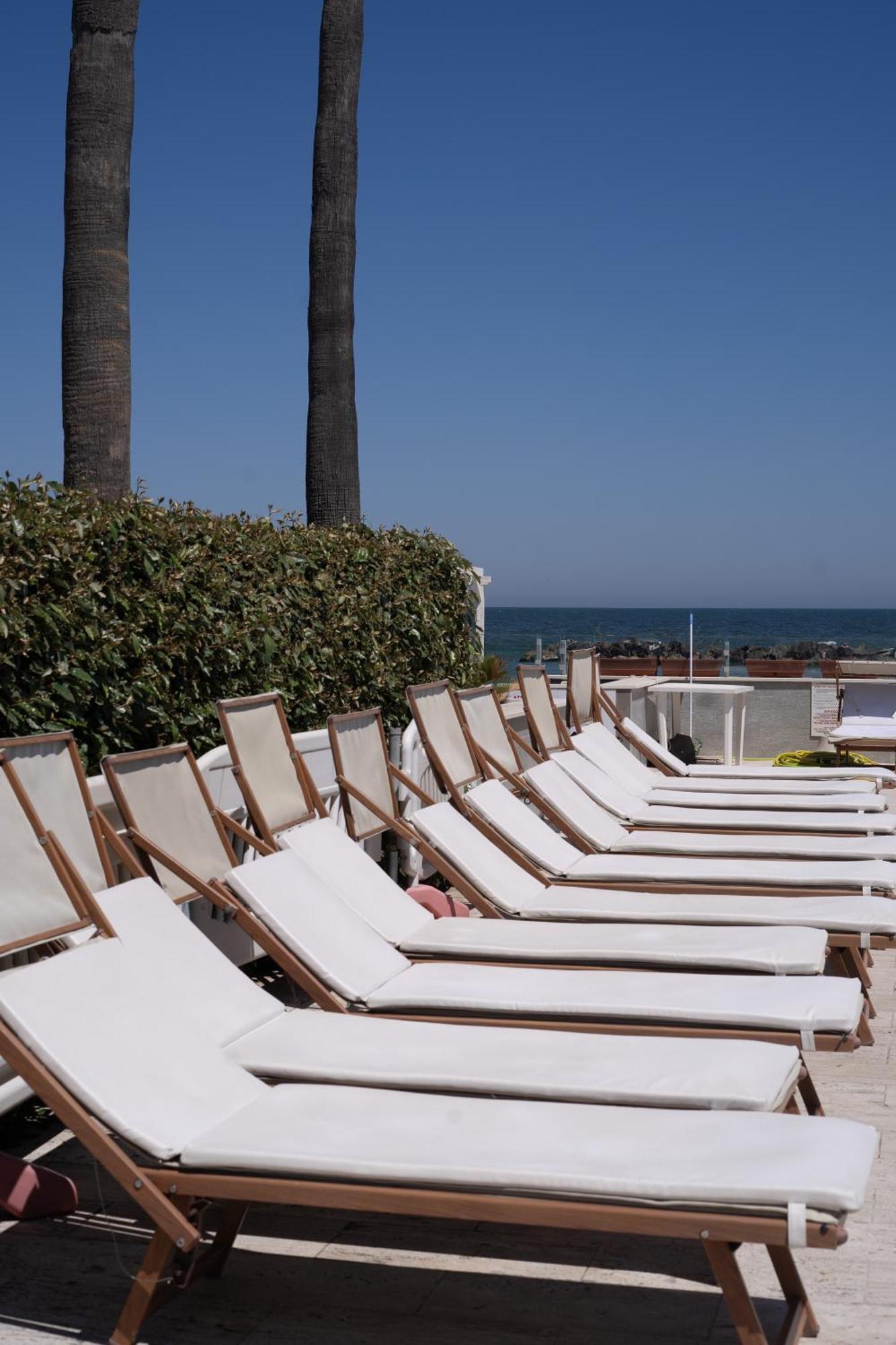 Hotel Sea Lion 4*