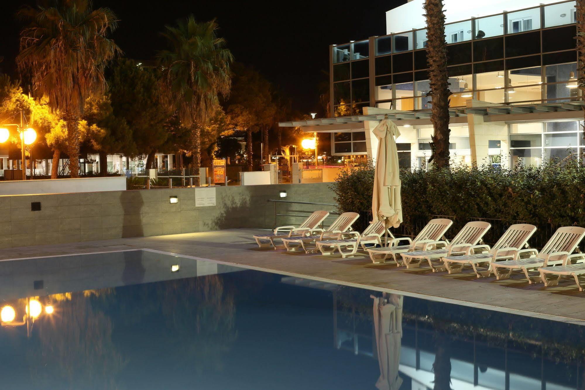 Hotel Sea Lion 4*