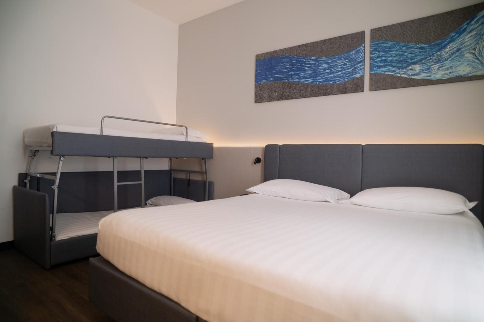 Sea Lion Hotel 4*